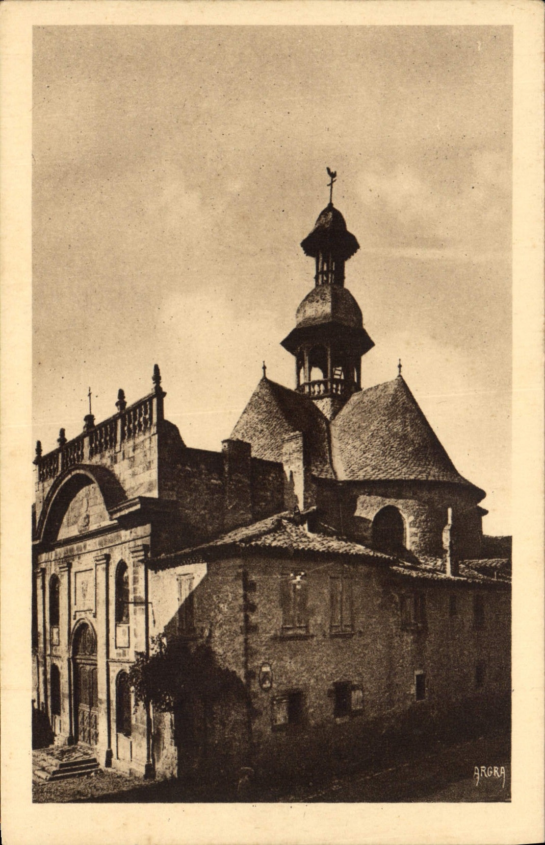 CPA Villefranche de Rouergue Eglise des Penitents Noirs