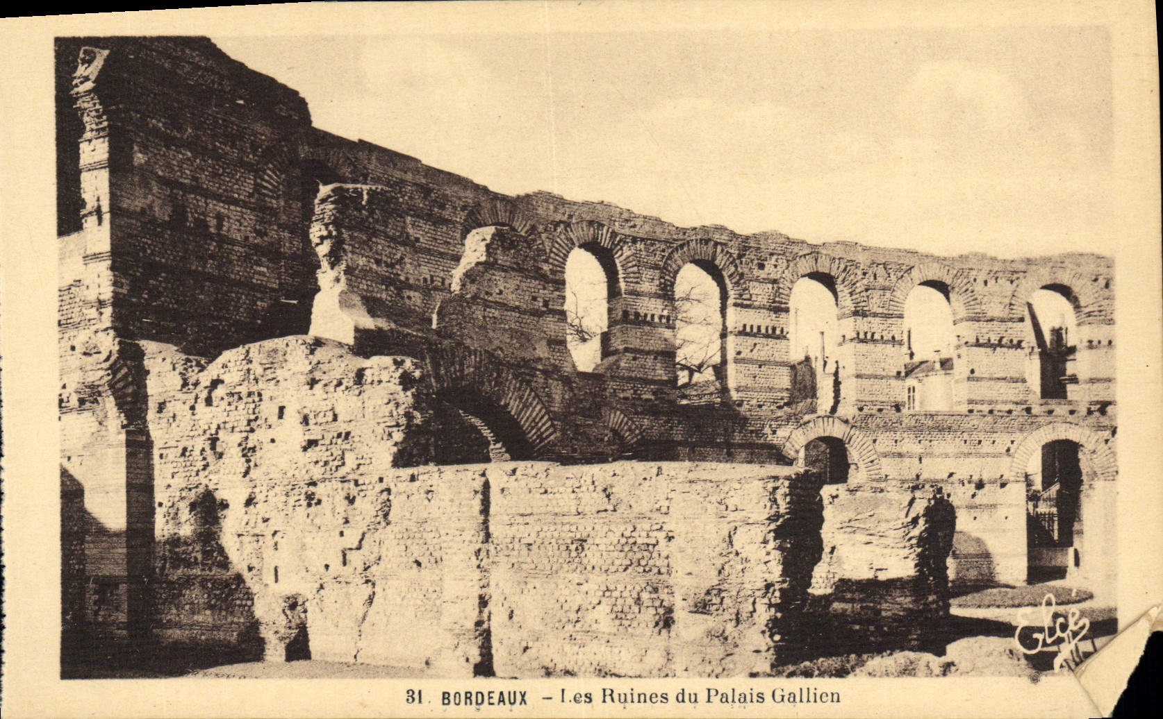 Bordeaux — Les Ruines du Palais Gallien — Cartes L. Chatagneau, 96, rue Hugo, Bordeaux