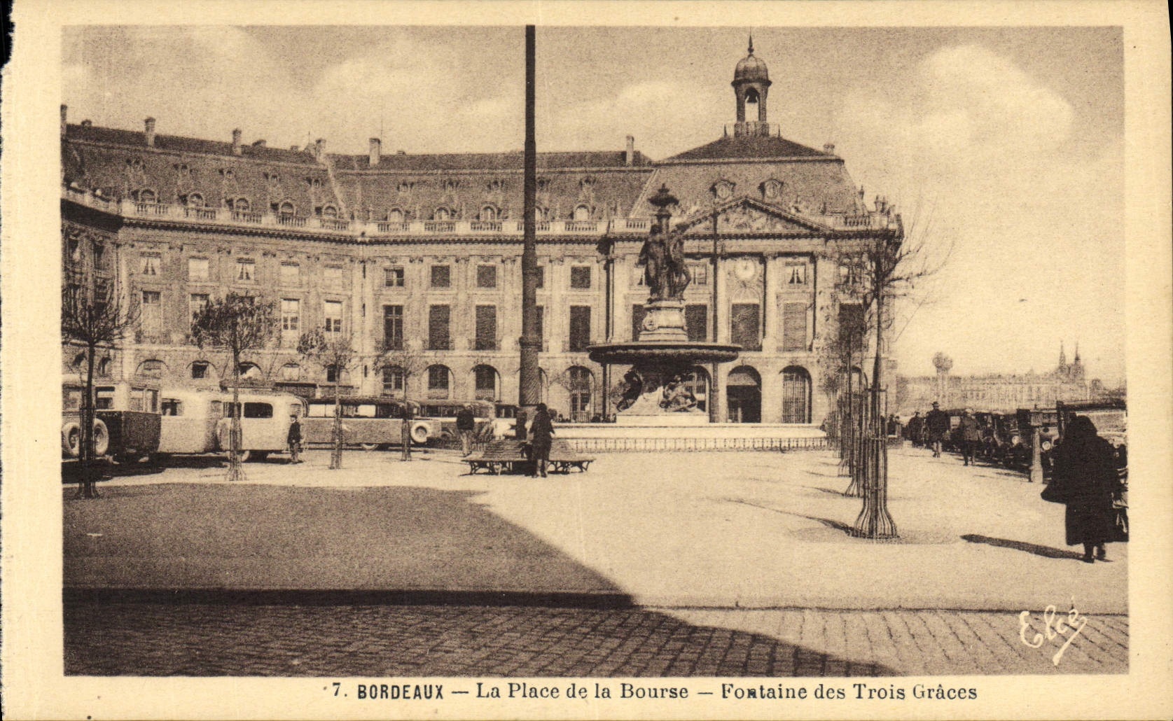 CPA Bordeaux La place de la Bourse Fontaine des Trois Graces 