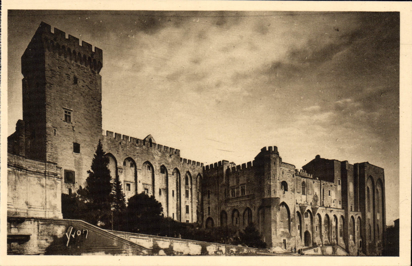 CPA Avignon Facade Principale du Palais des Papes