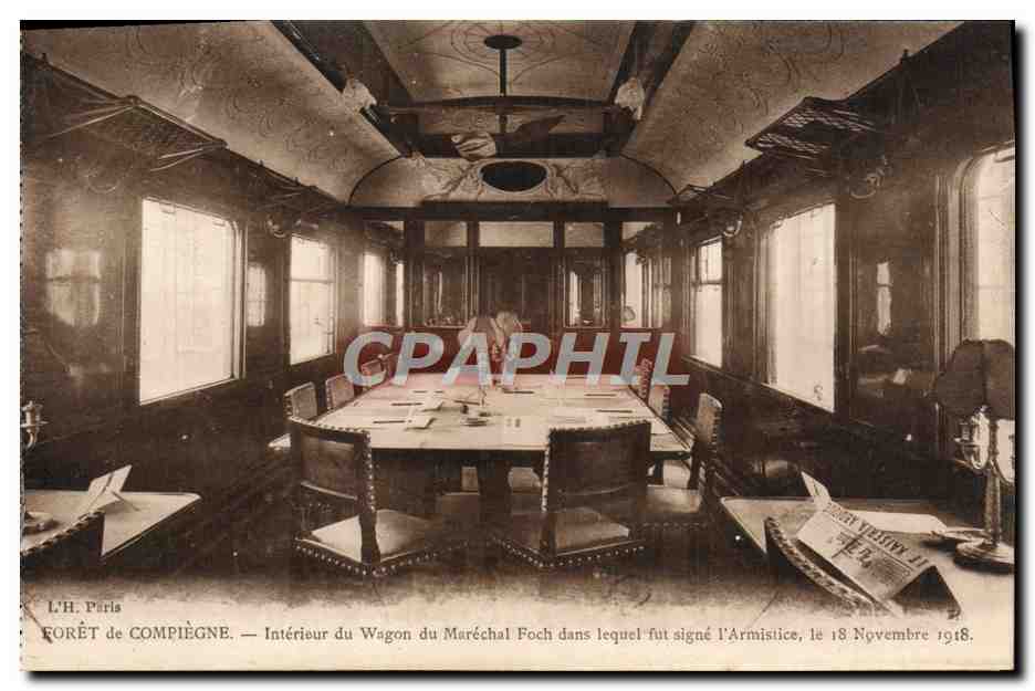 CPA Foret de Compiegne Interieur du Wagon du Marechal Foch