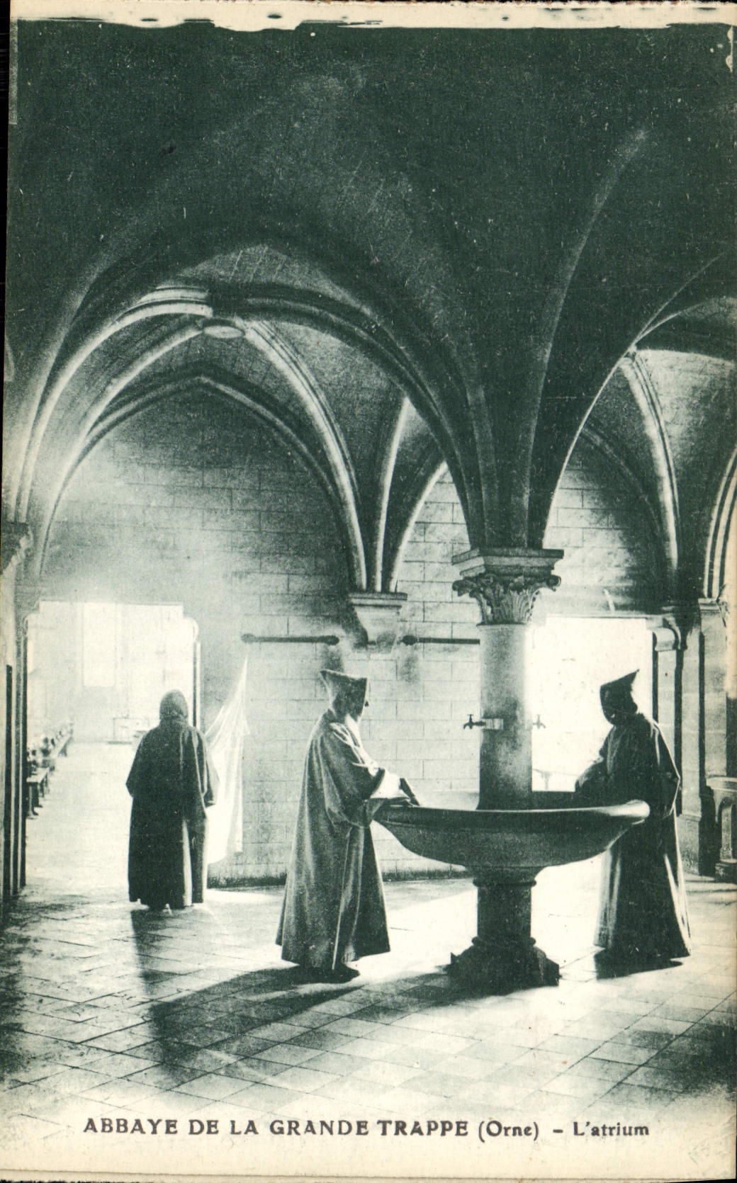 CPA Abbaye De La Grande Trappe L'atrium