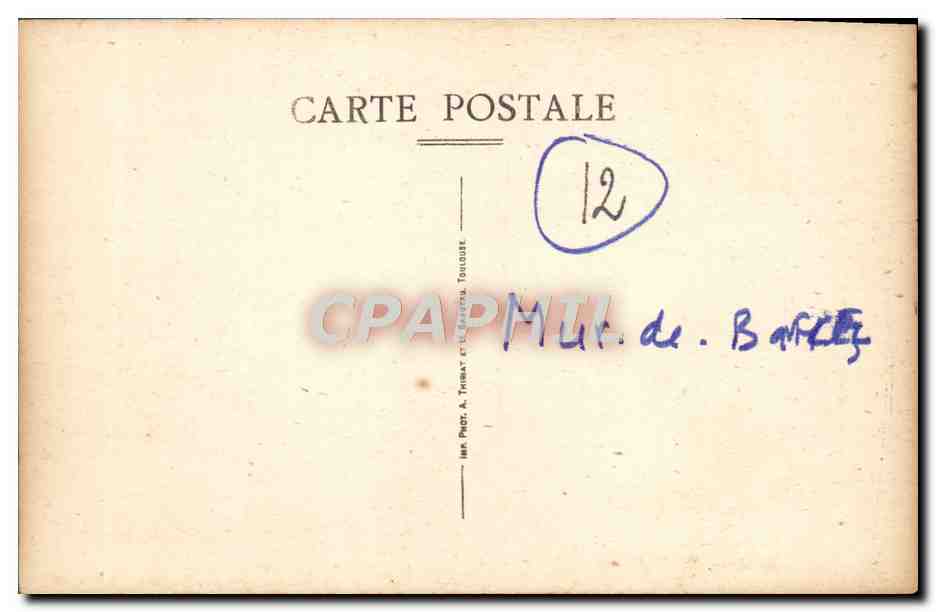 CPM Eglise de Mur de Barrez Autel du Sacre Coeur et monument aux morts de la guerre Militaria — Rückseite
