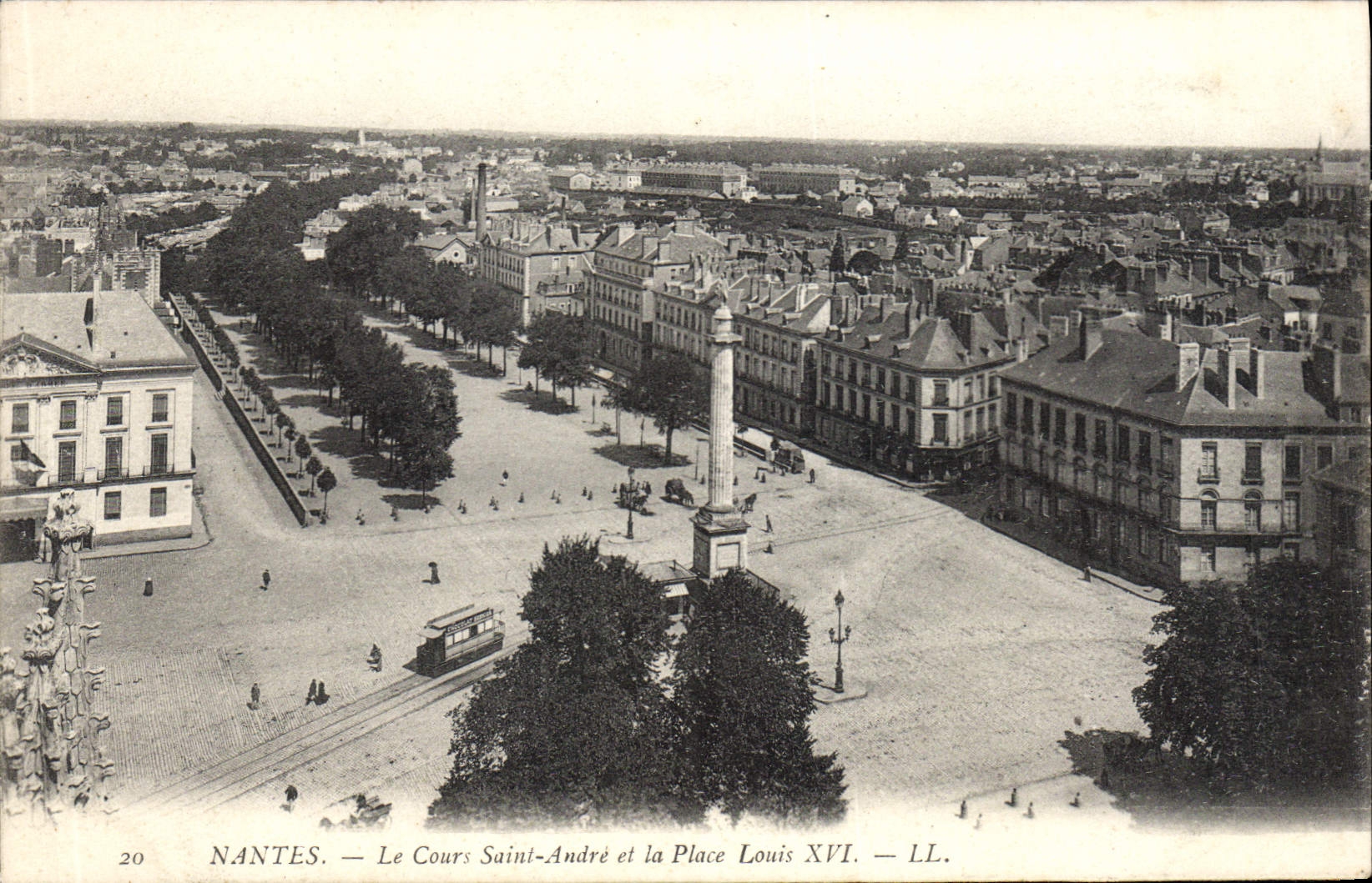 CPA Nantes Le Cours Saint Andre et la Place Louis XVI