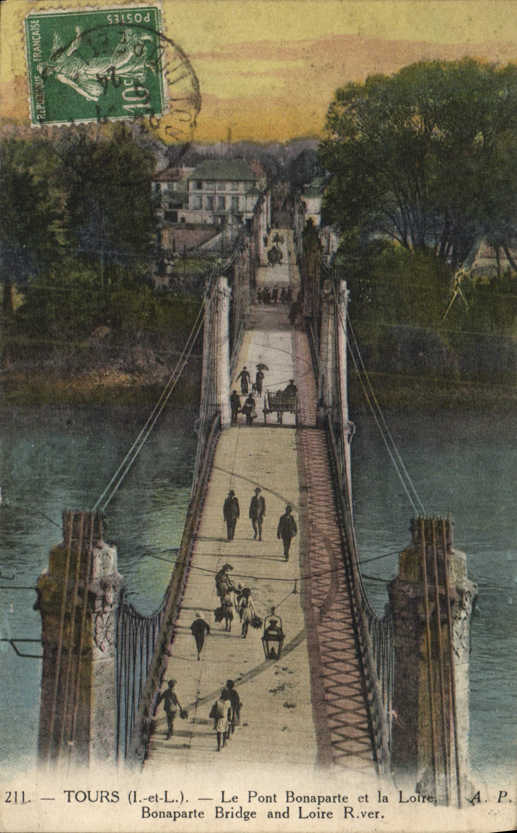 CPA Tours Le Pont Bonaparte et la Loire
