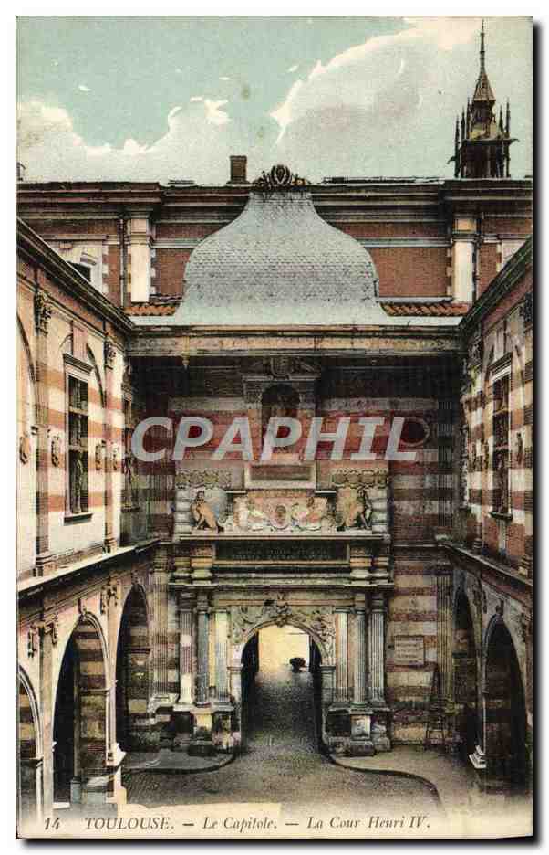 CPA Toulouse Le Capitole La cour Henri IV