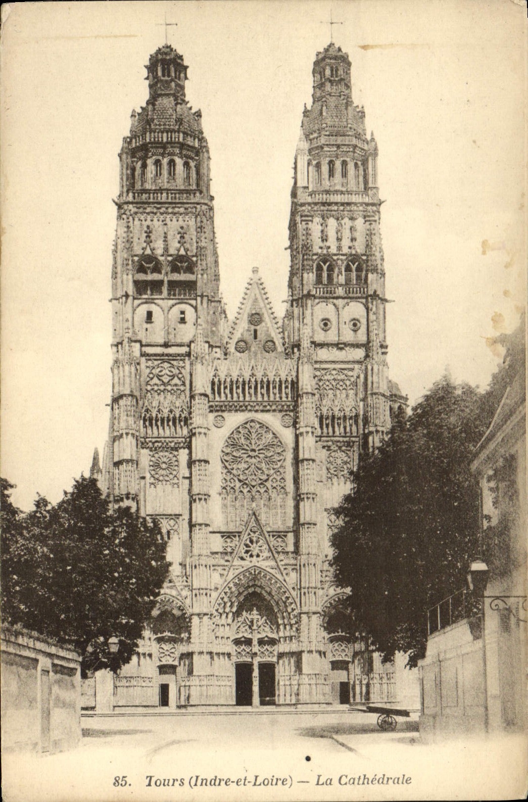 CPA Tours La Cathedrale