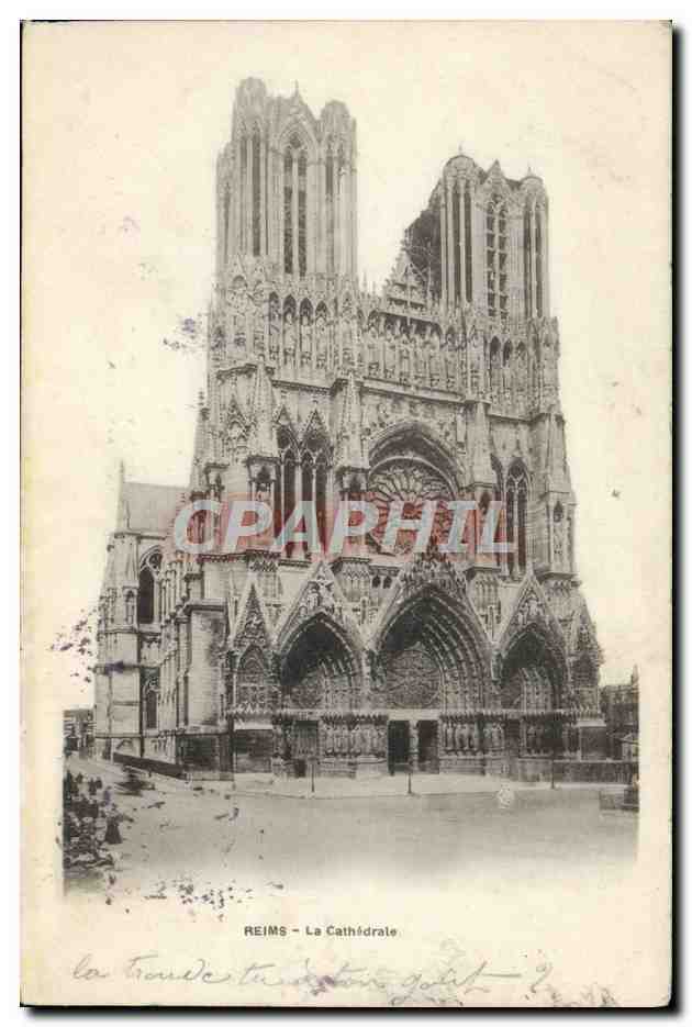 Reims - La Cathédrale — vue de la façade gothique avec les tours partiellement détruites — éditeur non identifié, n° de série non visible