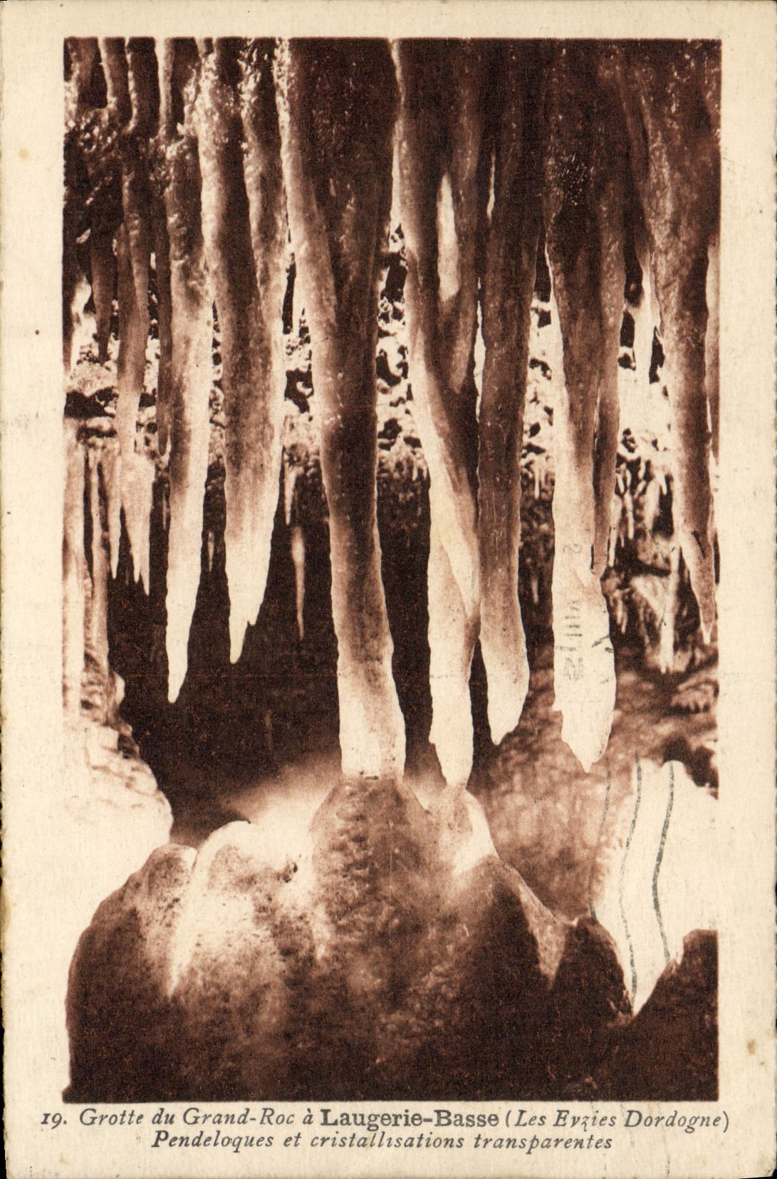 Die Grotte des Grand-Roc in Laugerie-Basse (Les Eyzies Dordogne) — Draperien und durchsichtige Kristallisationen — n°19