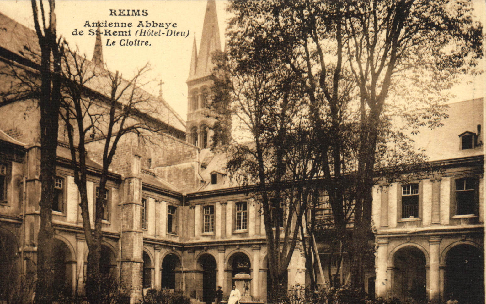 CPA Reims Ancienne Abbaye de St Remi Le Cloitre