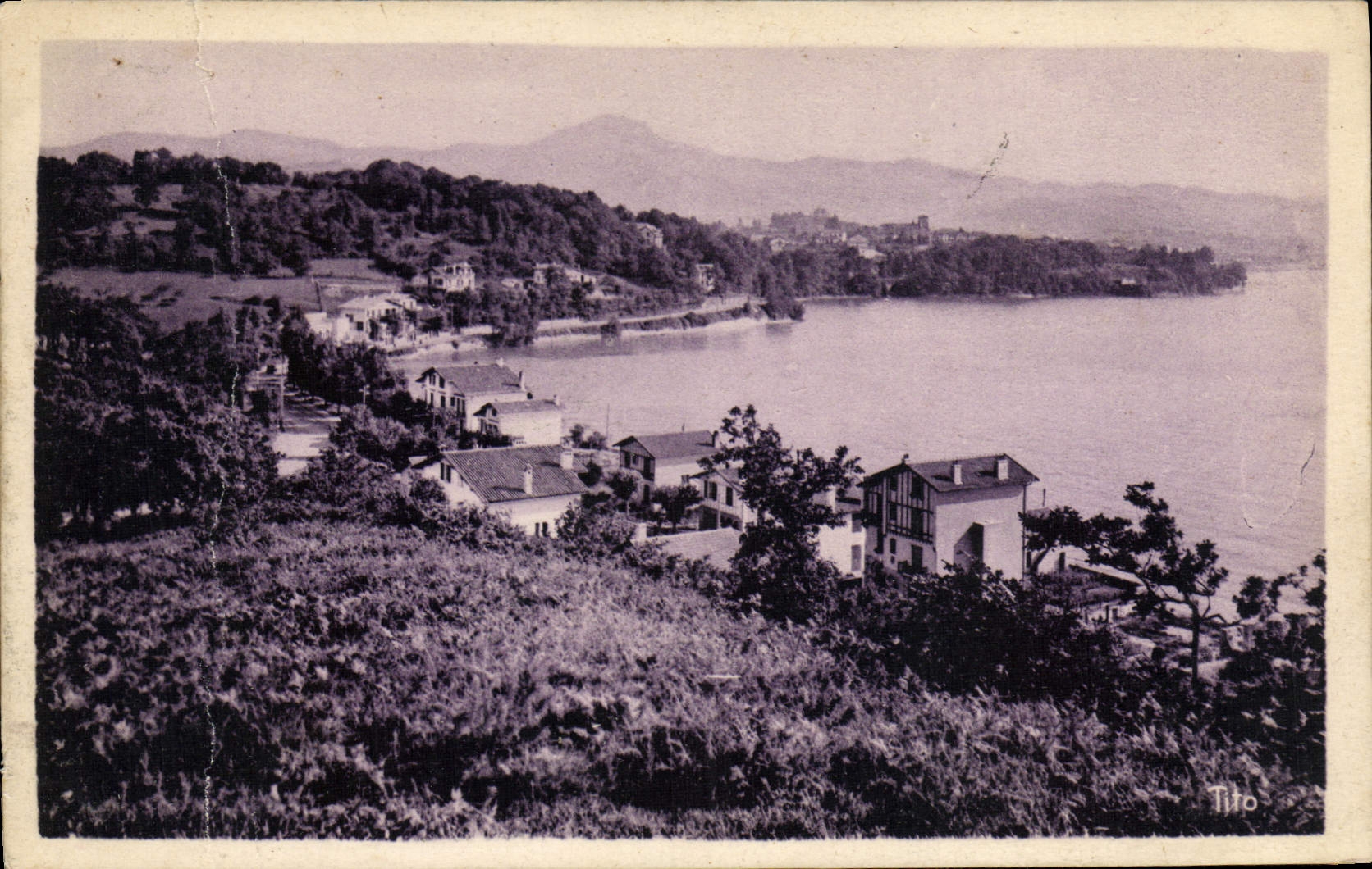 CPA Hendaye Les Villas de L'Avenue de la Plage Vue sur la ville et le Pic des Trois Couronnes