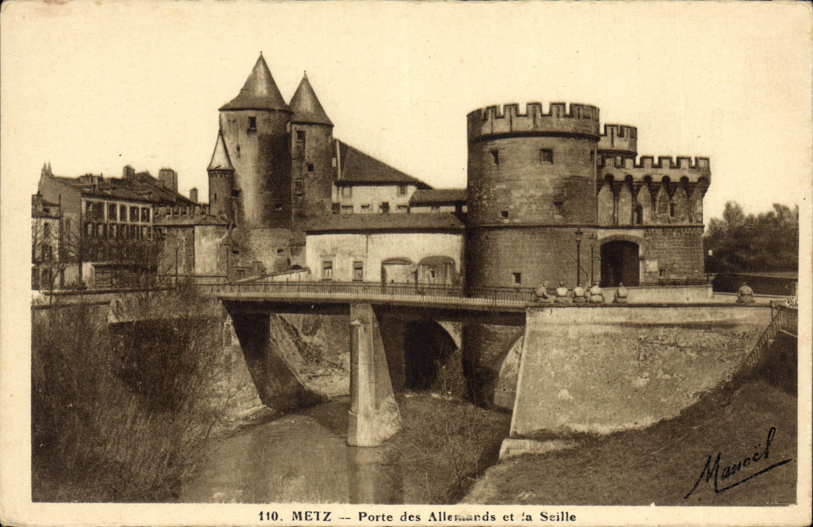 METZ — Porte des Allenards et la Seille — Manoil, n° 110