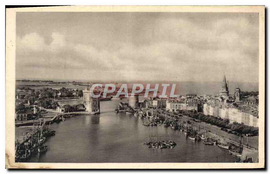 La Rochelle — vue du port avec la Tour de la Chaîne — Service Commercial Palais, Paris
