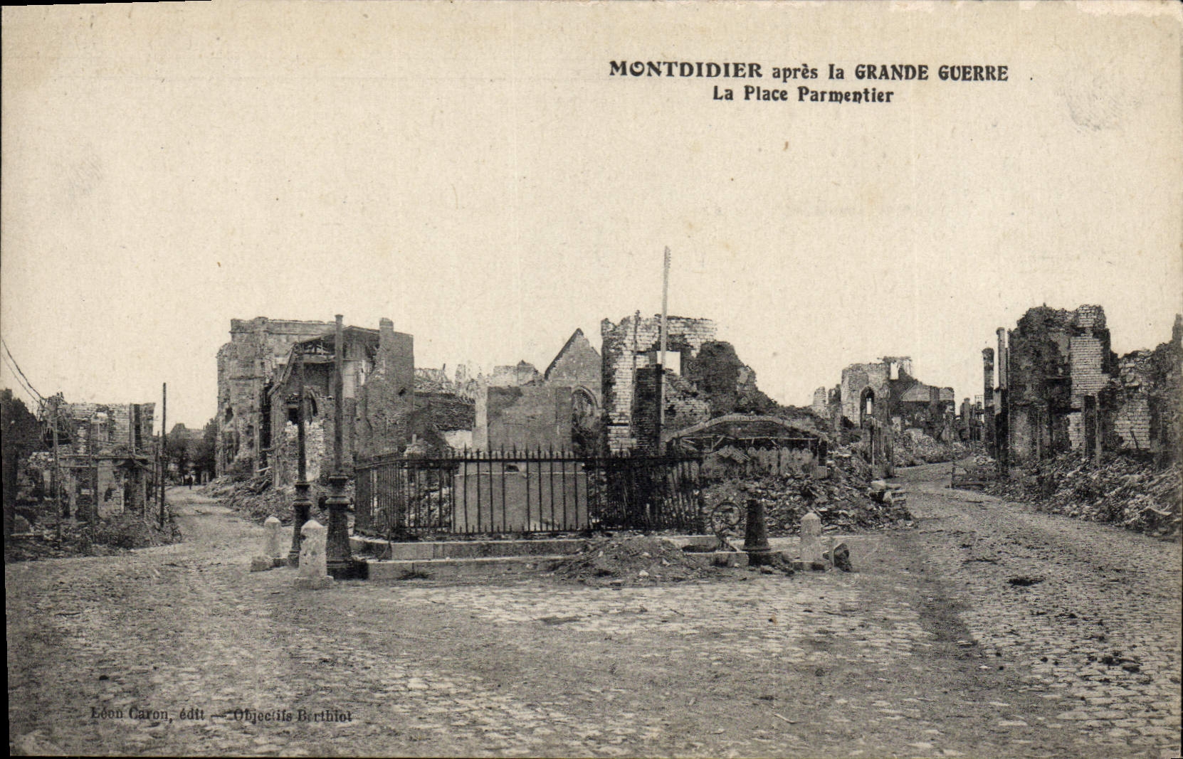 Montdidier après la Grande Guerre — La Place Parmentier — Léon Caron, édit. Objecitès Bertillot