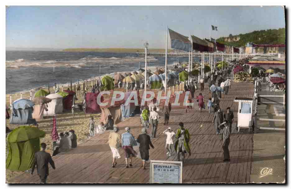 Deauville — Les Planches et la Plage à marée haute — Cap