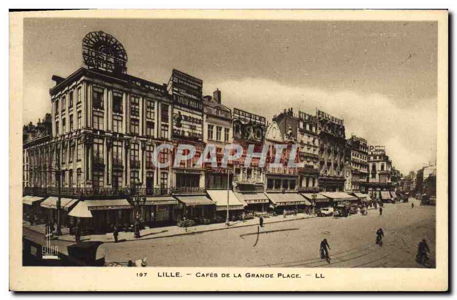 CPA Lille Cafes De La Grande Place