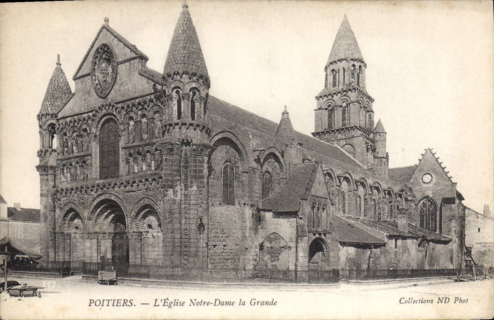 Poitiers — L'Église Notre-Dame la Grande — Collections ND Phot