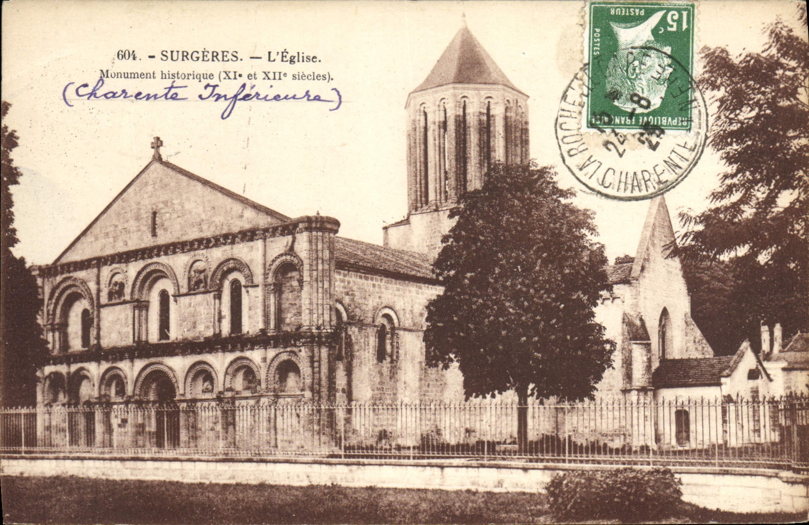CPA Surgeres L'Eglise Monument Historique