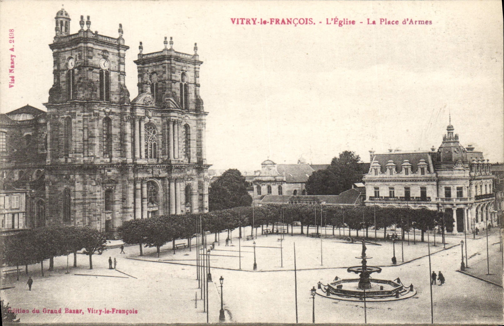 CPA Vitry Le Francois L'Eglise La Place D'Armes