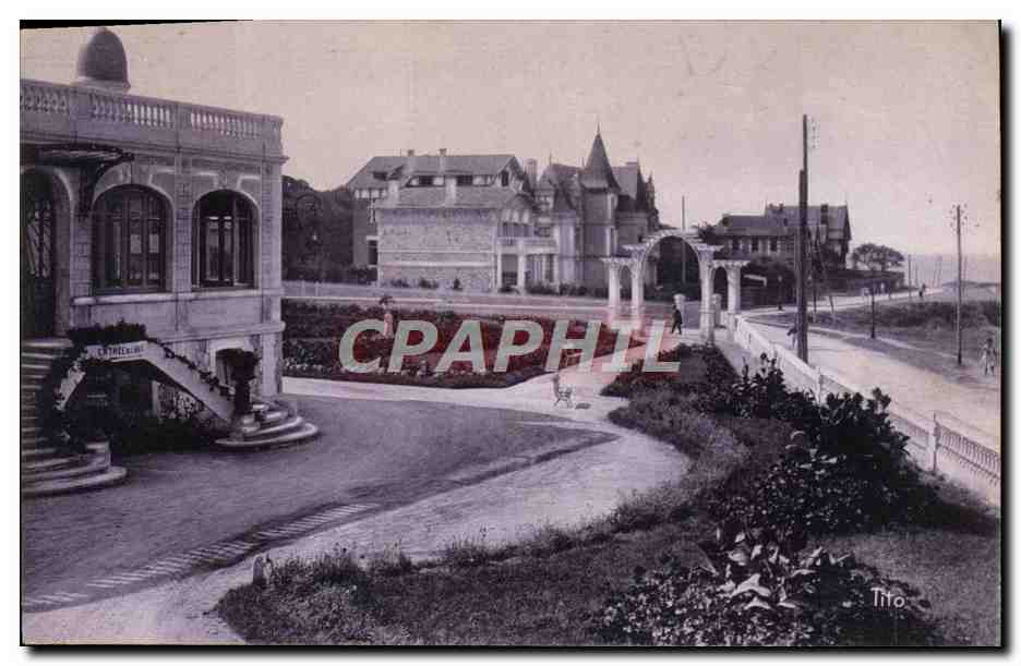 CPA Pontaillac Royan Vue Prise Des Jardins Du Golf Hotel la Corniche Sud