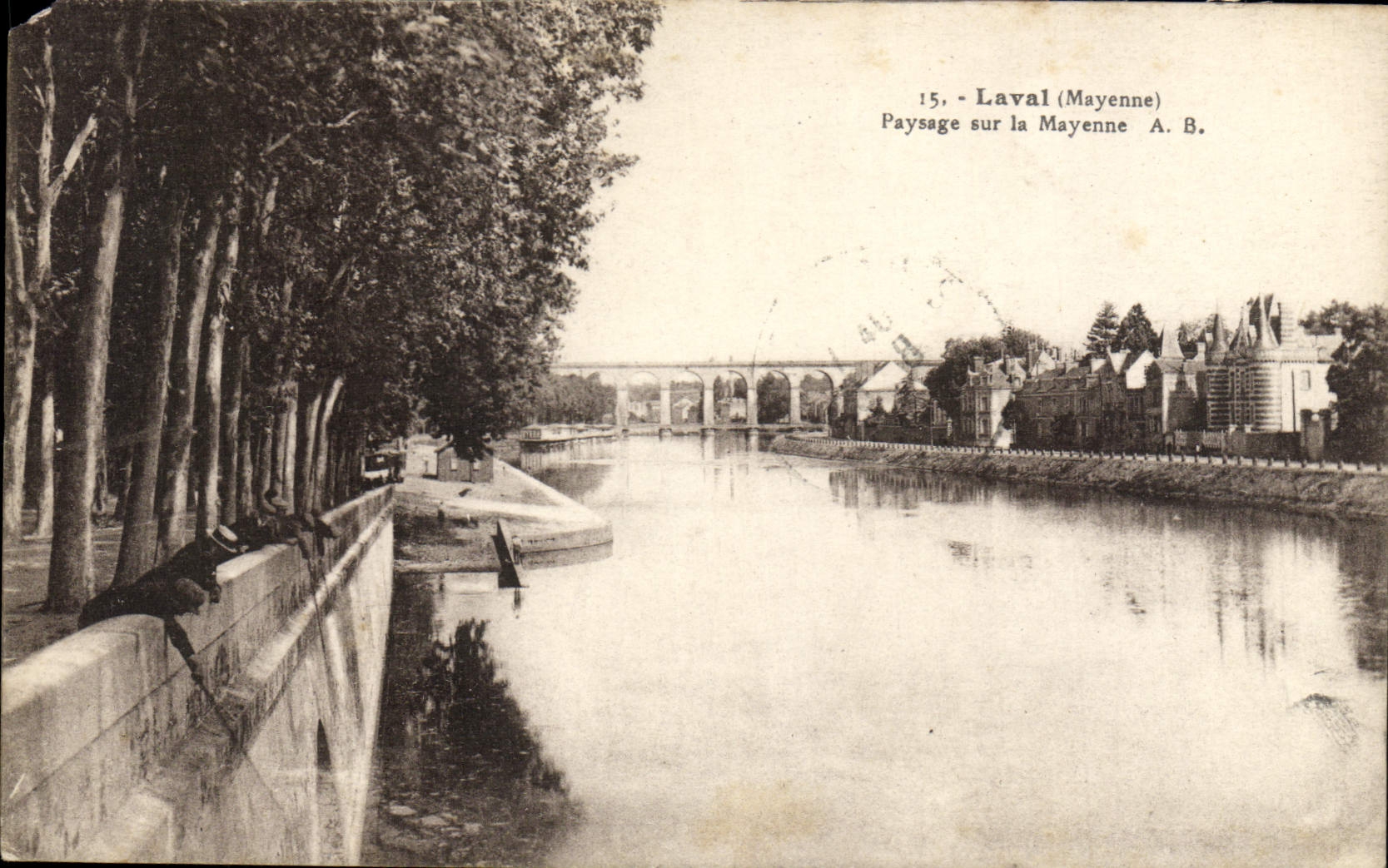 CPA Laval Paysage Sur La Mayenne Peche Pecheur