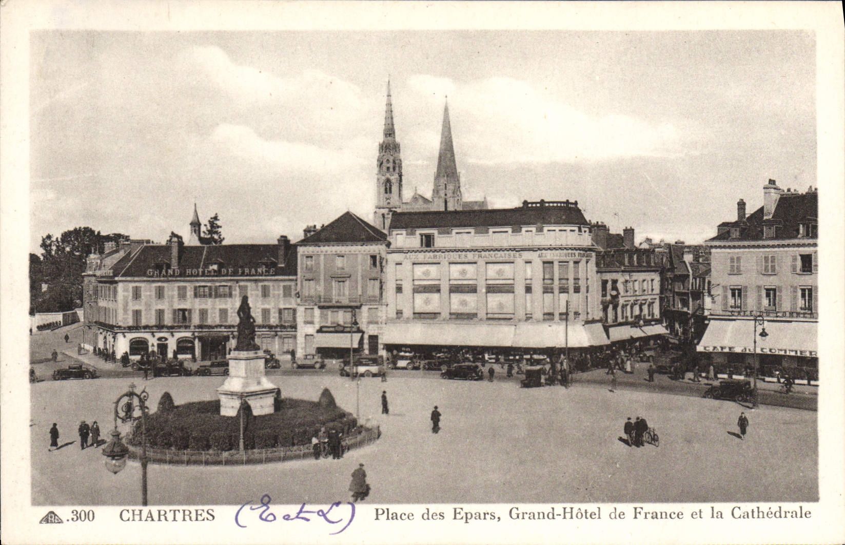CPA Chartres Place Des Epars Grand Hotel De France Et La Cathedrale