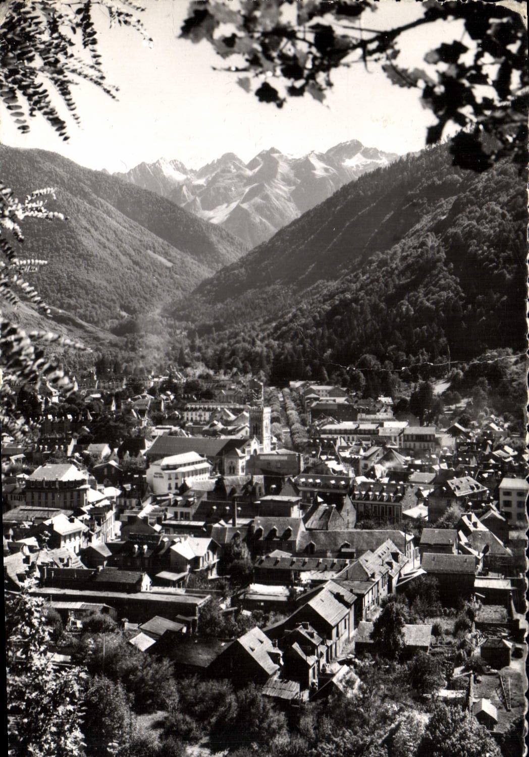 Luchon — Vue générale. Première neige sur le Port de Vence — Ed. JOYE Pau (B.P.)