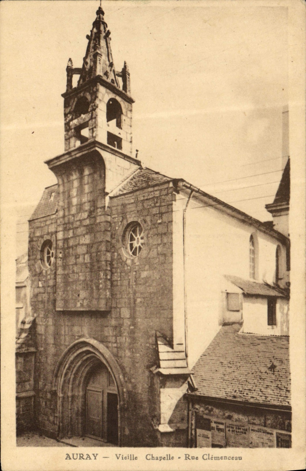 CPA Auray Vieille Chapelle Rue Clemenceau
