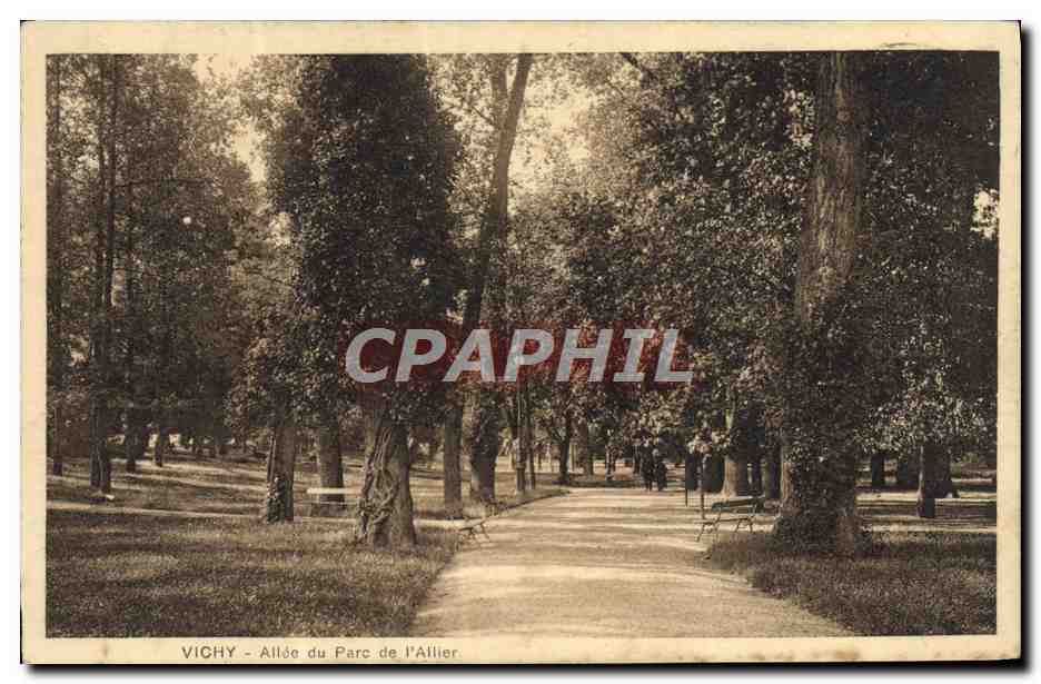 CPA Vichy Allee Du Parc De I'Allier