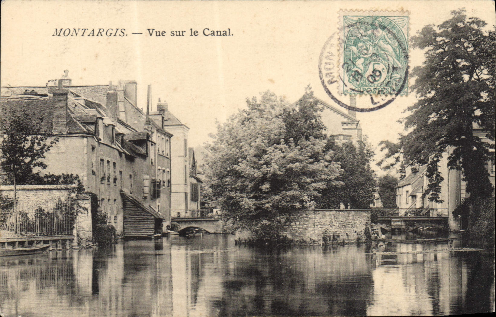 CPA Montargis Vue Sur Le Canal
