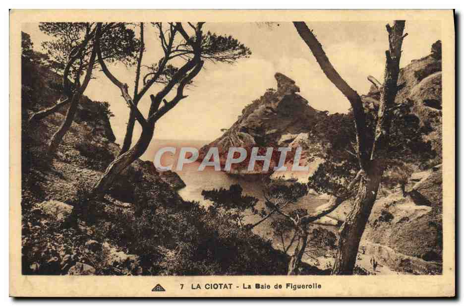 La Ciotat - La Baie de Figueerolle — vue de la baie entre rochers et pins — éditeur : G. Des Arts Photogéca - Strasbourg