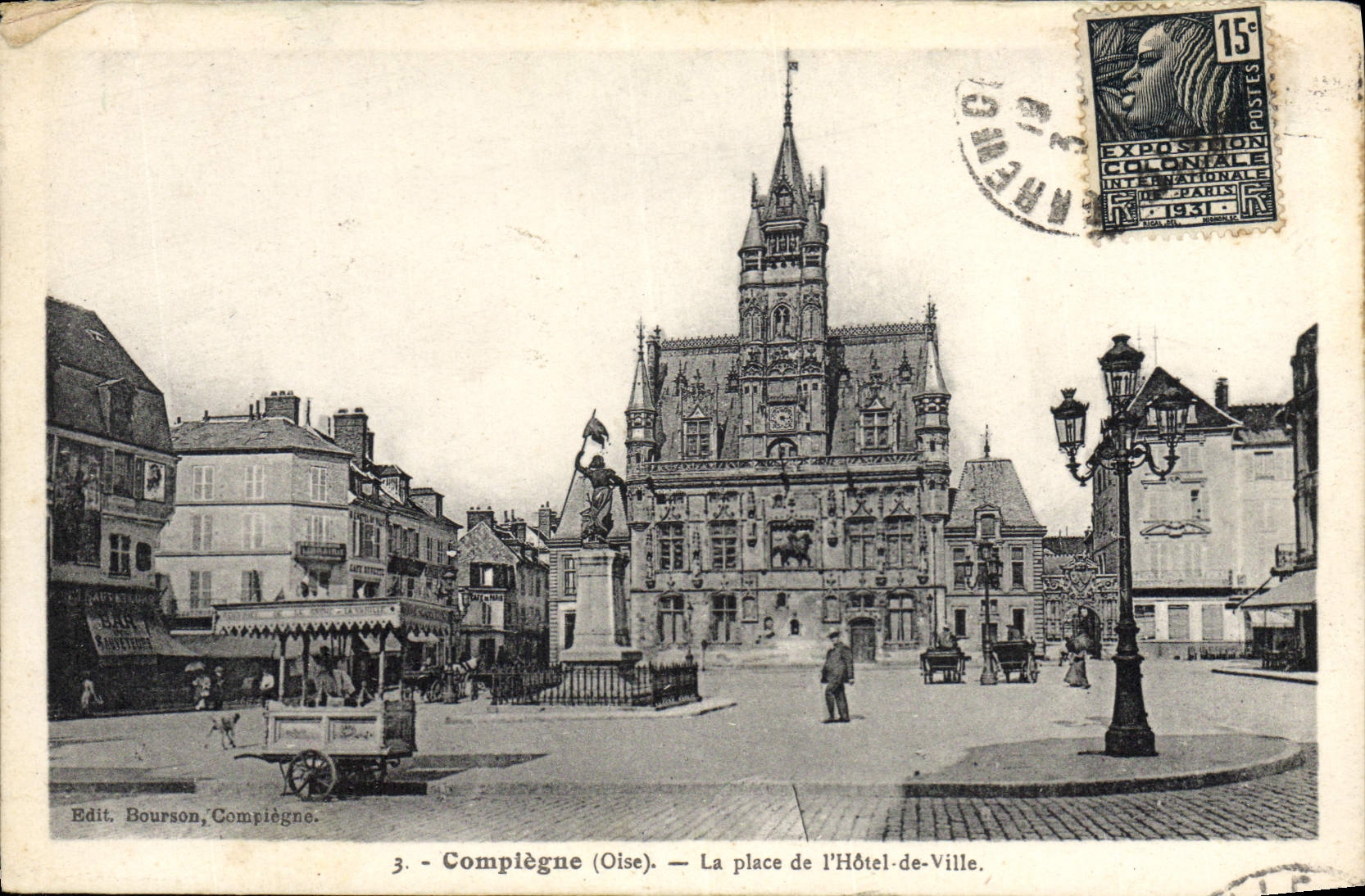 Compiègne (Oise) — La place de l'Hôtel-de-Ville — Edit. Bourson, Compiègne. N°3