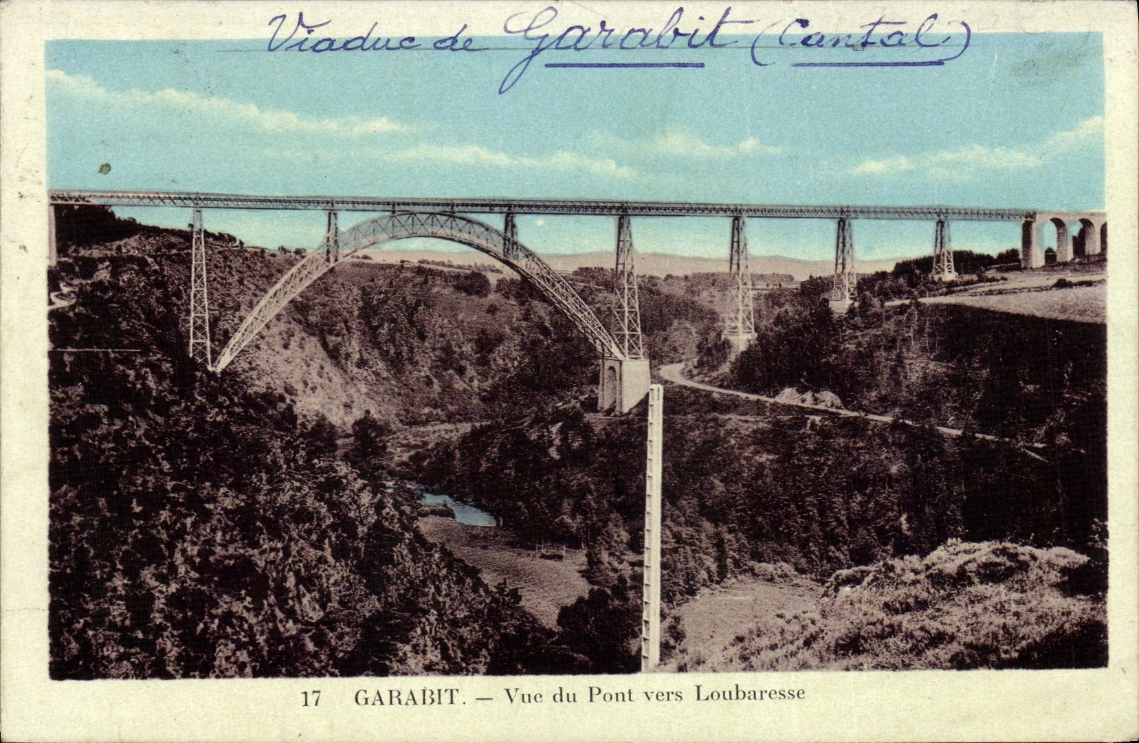 CPA Garabit Vue du Pont Vers Loubaresse
