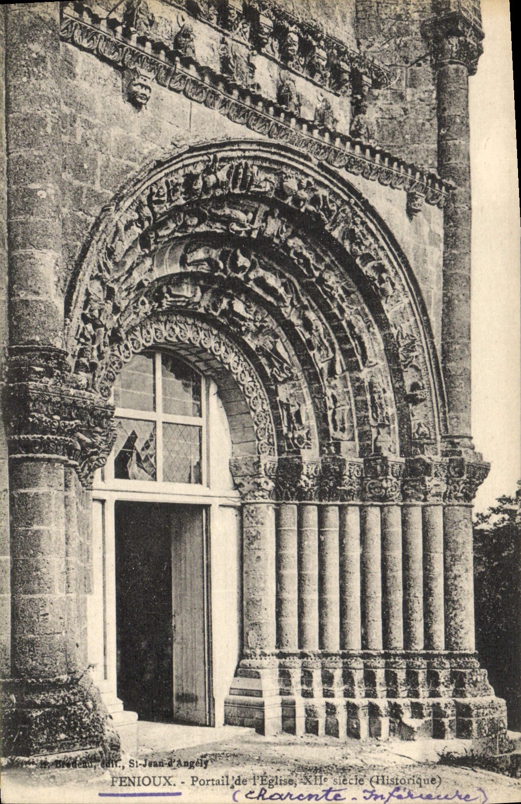 CPA Fenioux Portail de L'Eglise