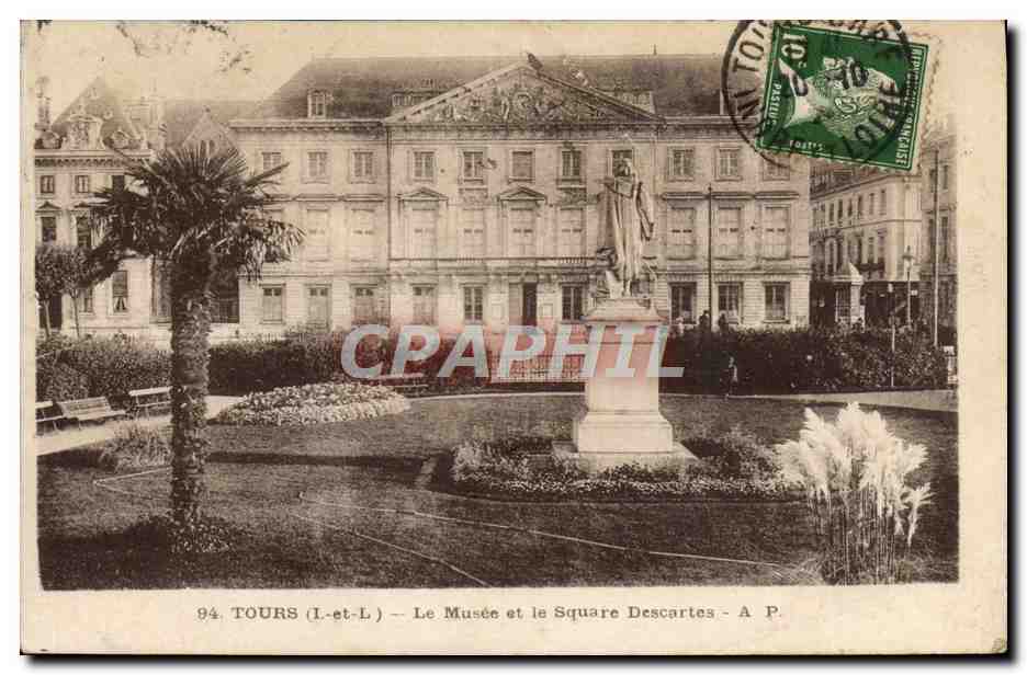 CPA Tours Le Musee et le Square Descartes