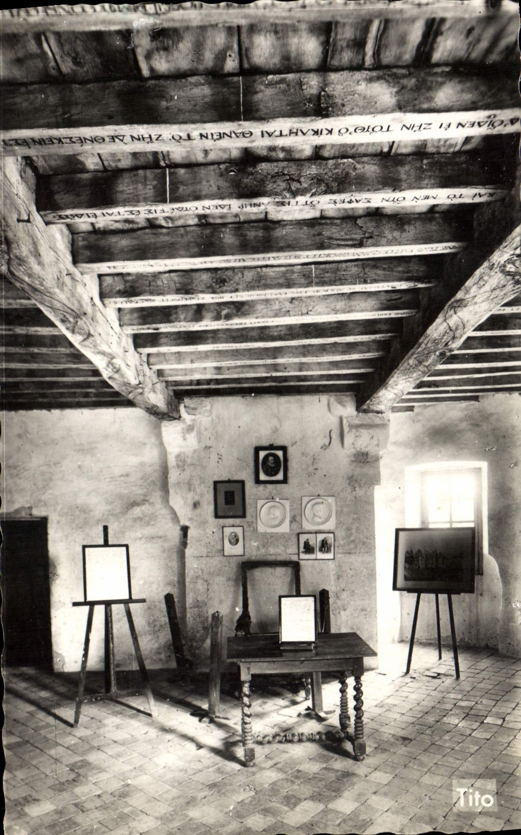 Château de Michel de Montaigne — Bibliothèque — Inscriptions au plafond (XIVe s.) — Mr. Berjaud, Bordeaux