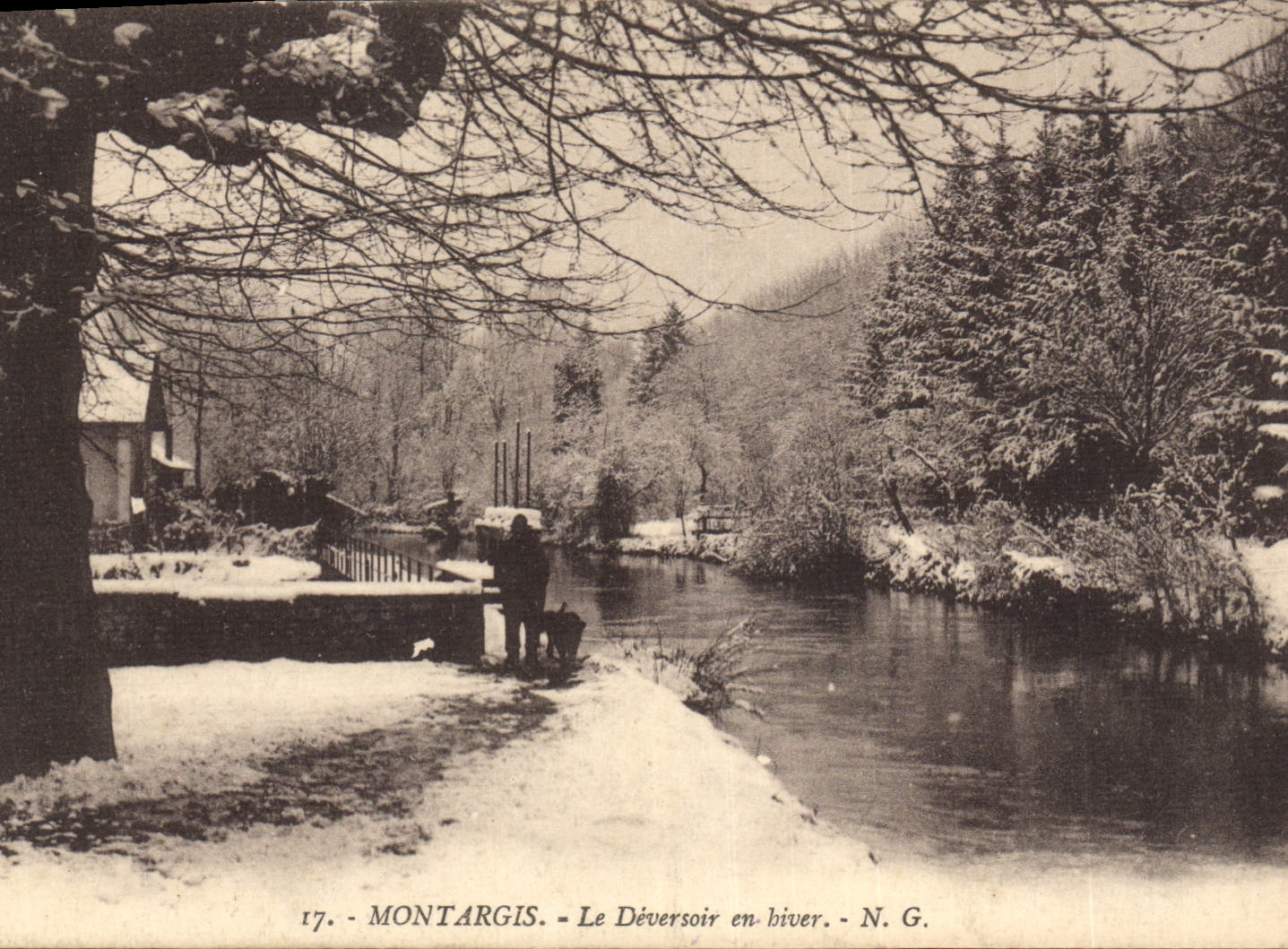 CPA Montargis Le deversoir en hiver