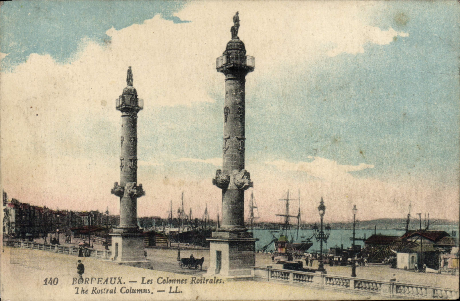 CPA Bordeaux Les colonnes rostrales 