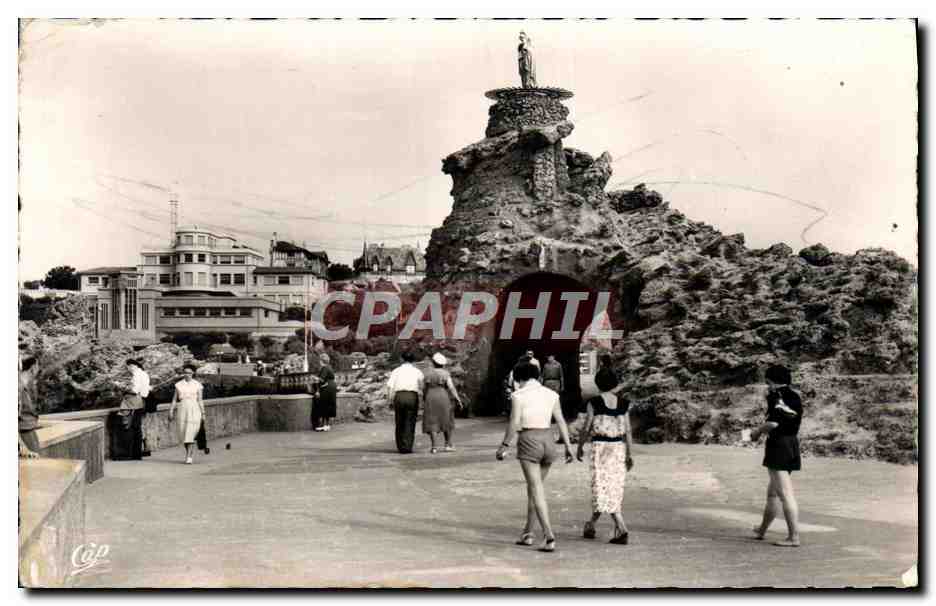 CPM Biarritz Rocher de la Vierge le Musee de la Mer