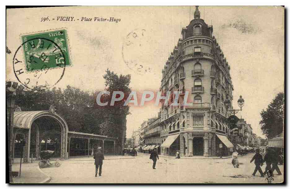 CPA Vichy Place Victor Hugo