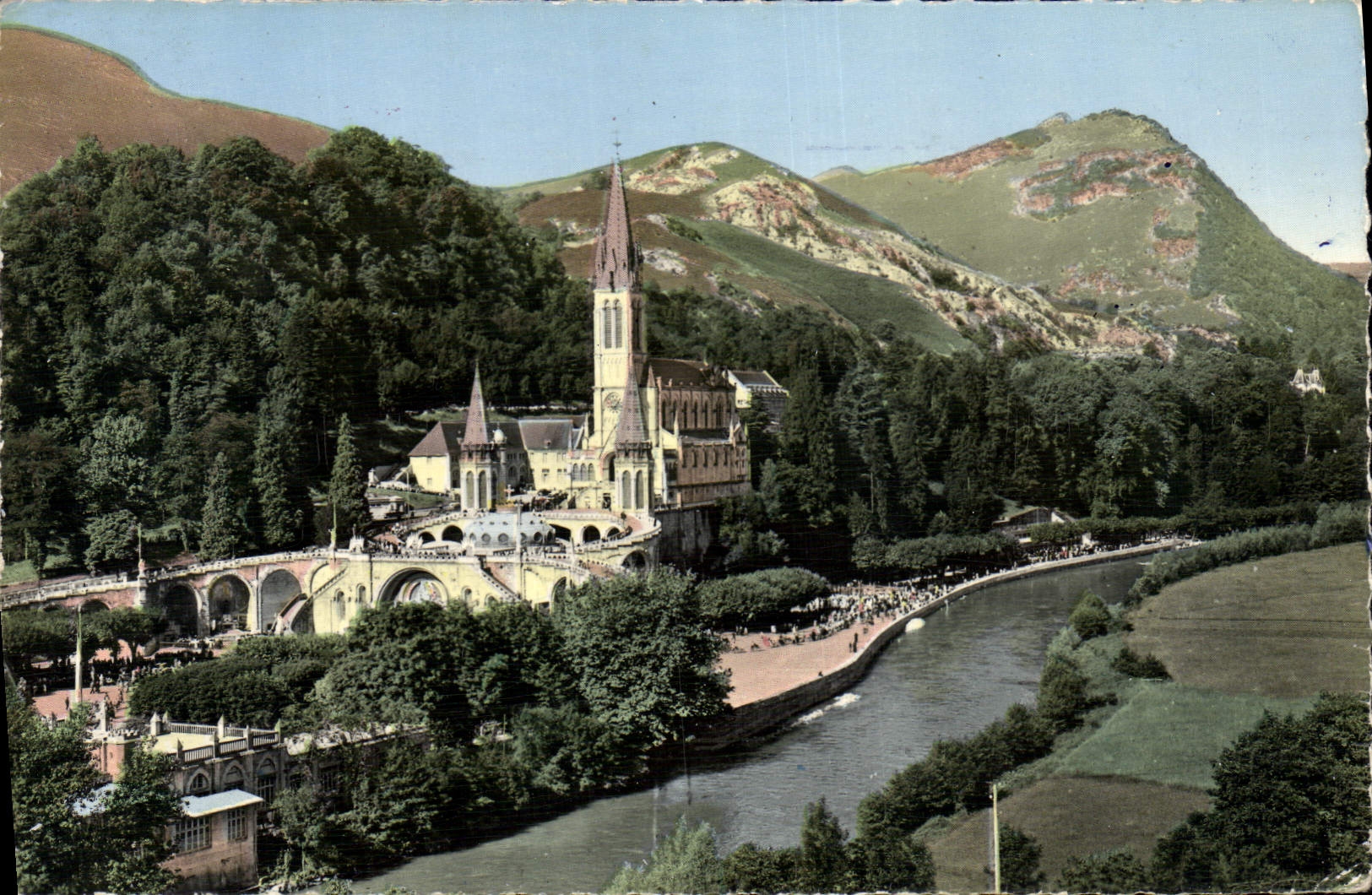 Lourdes — La Basilique et le Gave — Édition Photo Guinaud, n°26