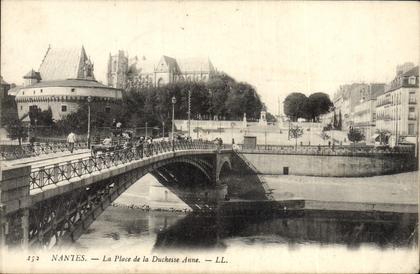 CPA Nantes La Place De La Duchesse Anne