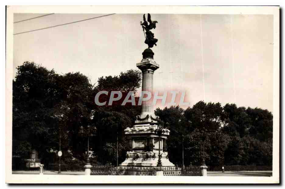 Malo-les-Bains (Nord) — Statue de la Victoire — Éditions G. Réant