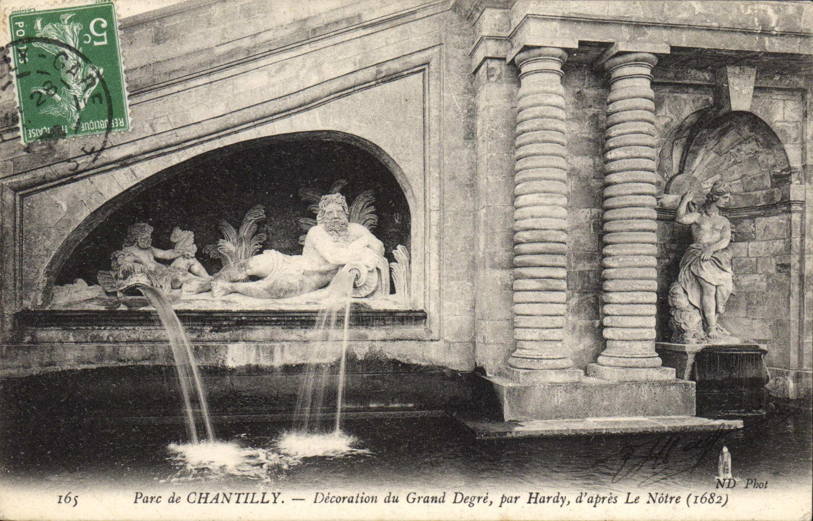 Parc de Chantilly — Décoration du Grand Degré, par Hardy, d'après Le Nôtre (1682)