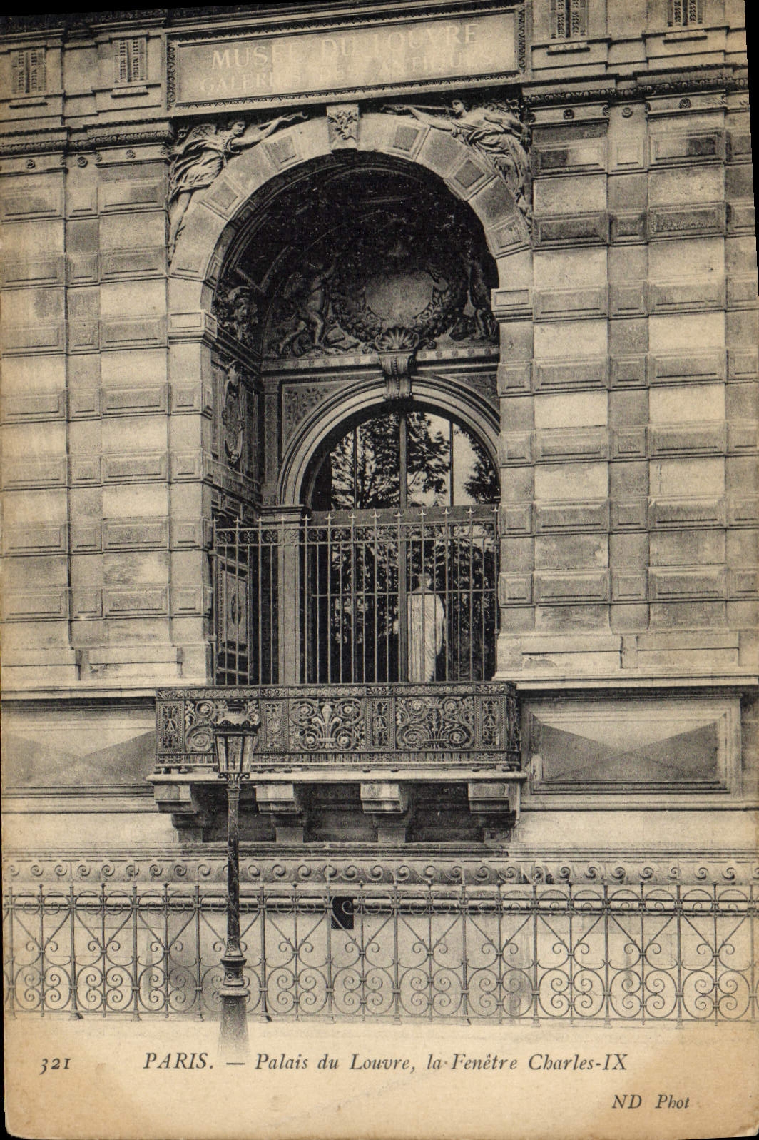CPA Paris Palais Du Louvre La Fenetre Charles X