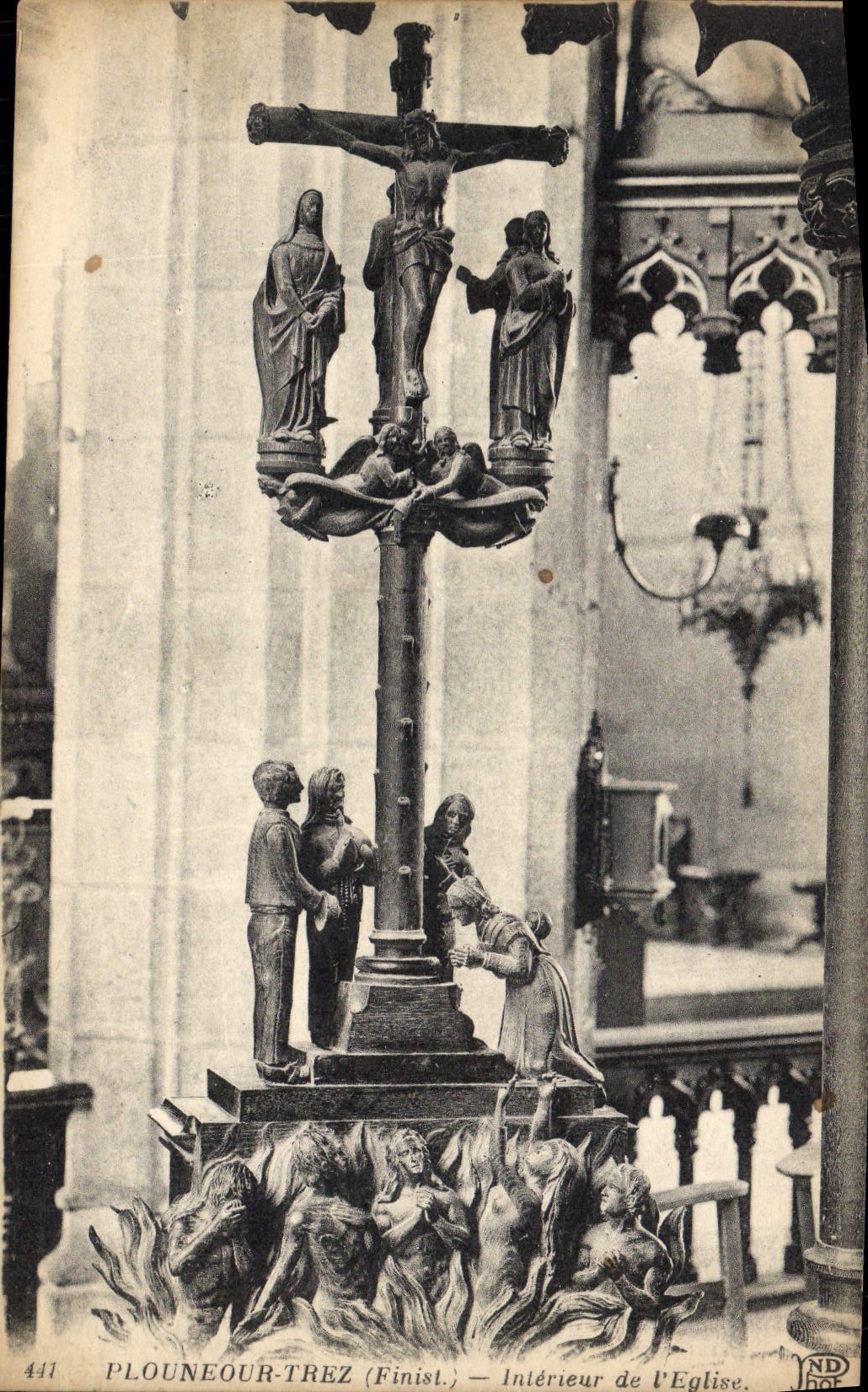 CPA Plouneour Trez Interieur De I'Eglise