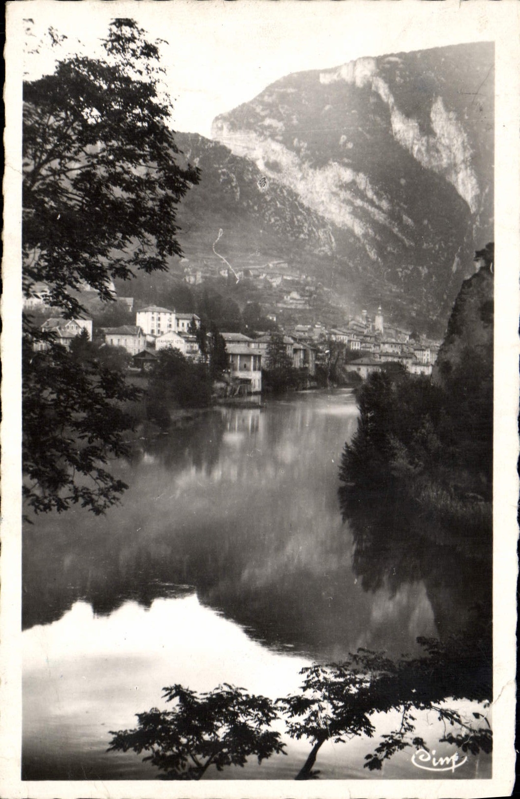 PONT-en-ROUANS — vue du village au bord d'un lac — éditeur Dint