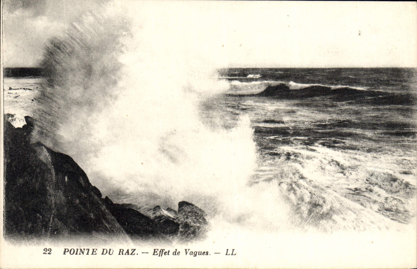 CPA Pointe Du Raz Effet De Vagues