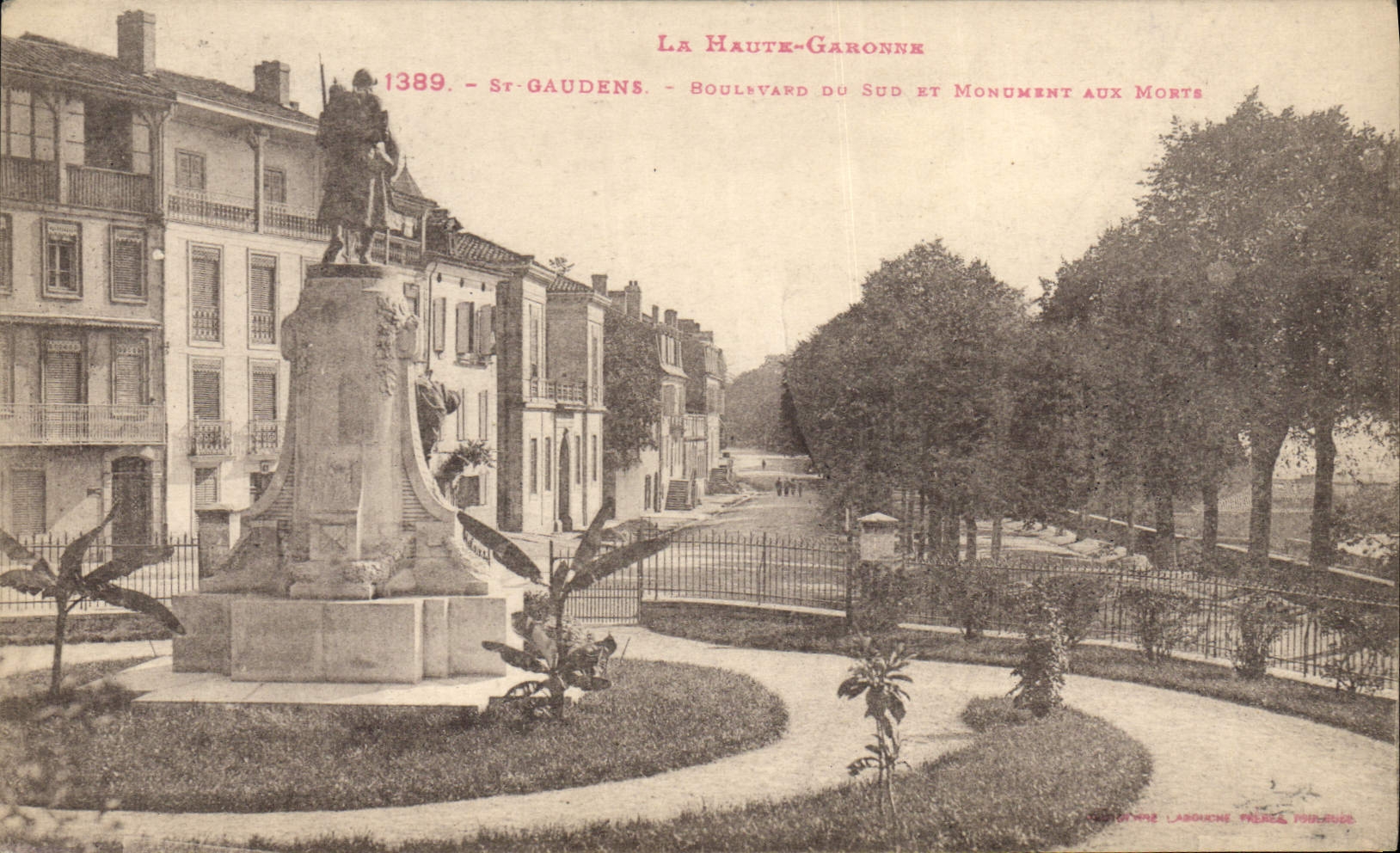 St-Gaudens - Boulevard du Sud et Monument aux Morts — La Haute-Garonne, éditeur La Gironde, n° 1389