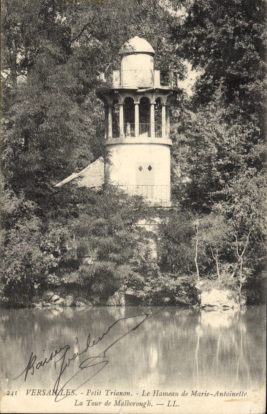CPA Versailles Petit Trianon Le Hameau De Marie Antoinette La tour Malbourough
